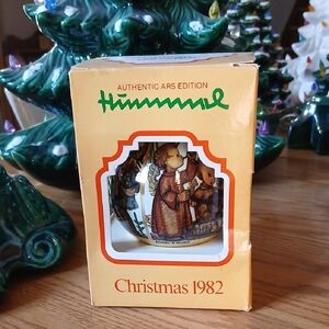 Vintage Boxed Hummel 1982 Christmas Decoration
